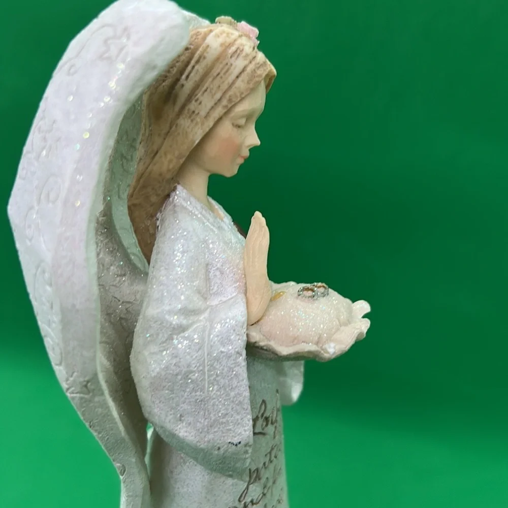 ENESCOC BY KAREN HAHN Angel  Holding Ring Pillow 